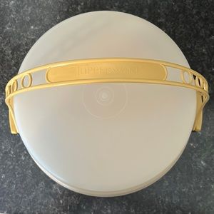 Gold Vintage Tupperware  Pie or Cake Carrier